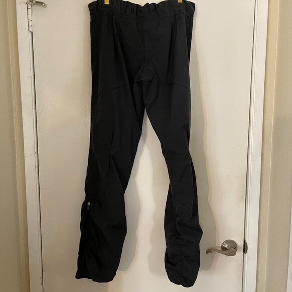 Lululemon Low‑Rise Athletic Pants – XS Fit, Zipper Leg Ends, Elastic Waist - Picture 2 of 11